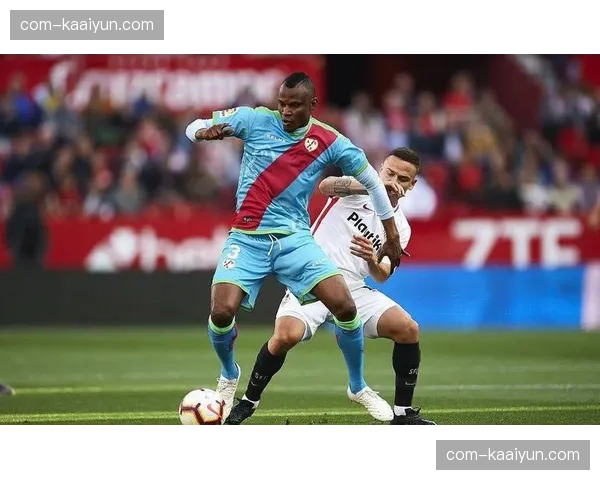 阿拉维斯客场防线漏洞频出，保级形势再度陷入紧张